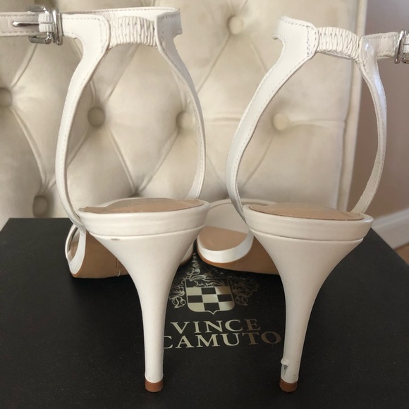 Vince Camuto white sandal heels - Picture 6 of 7